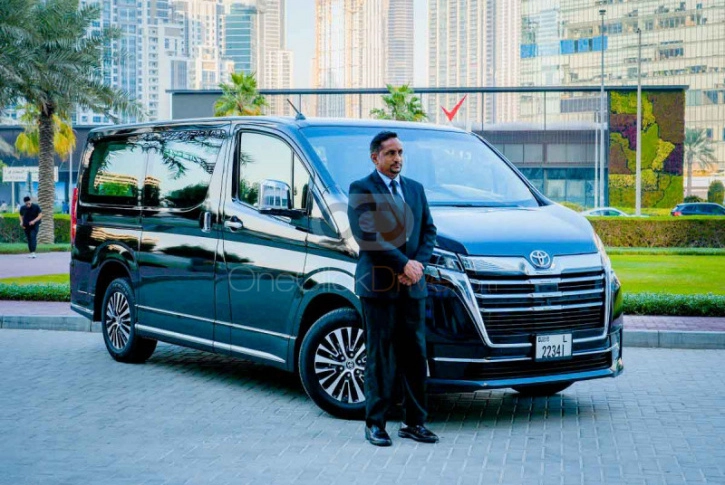 Spacious minivan rental Dubai for family, business, or airport travel