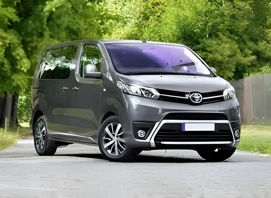 Hyundai 7 seater van rental in Dubai