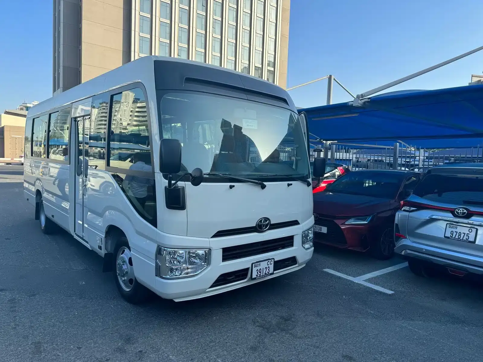 16–22 seater minibus rental for group travel and city tours in Dubai
