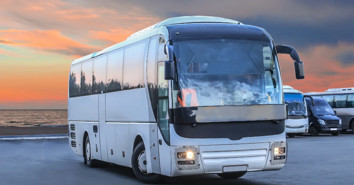 Minibus rental companies in Dubai offer cheap and flexible group transportation.